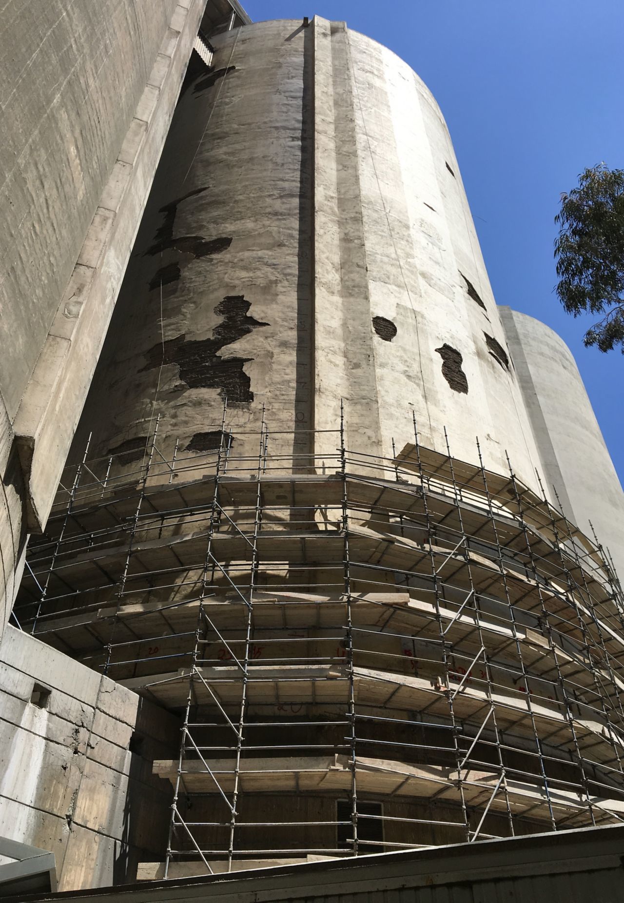 Reparación de silos en Líbano - Antes